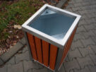Kosz osiedlowy ze stali nierdzewnej z drewnem KNS 12.13 INOX | od góry