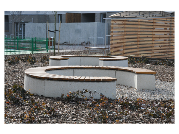 Ławka betonowa łukowa 157cm –  411 | niedomknięty okrąg
