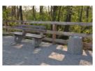 Ławka betonowa z oparciem tania 412 | na ścieżce edukacyjnej