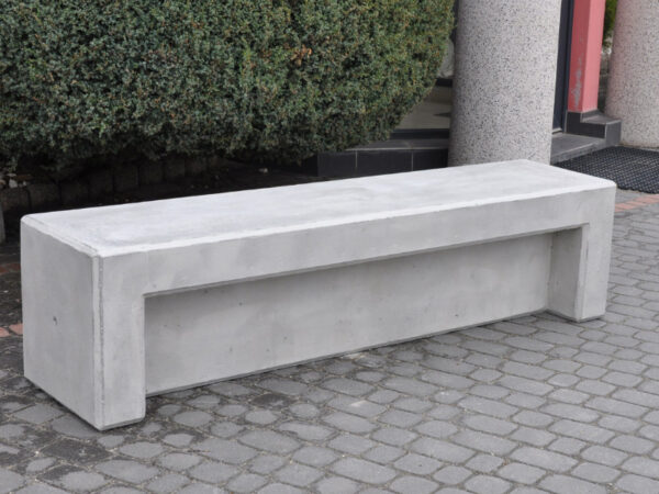 Ławka z betonu archit. z podświetleniem LED 200x48x50cm KOD – 480 | zdjęcie z realizacji