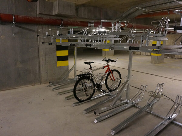 Stojak rowerowy dwupoziomowy, dwupiętrowy DOPPELSTOCK | oszczędność miejsca