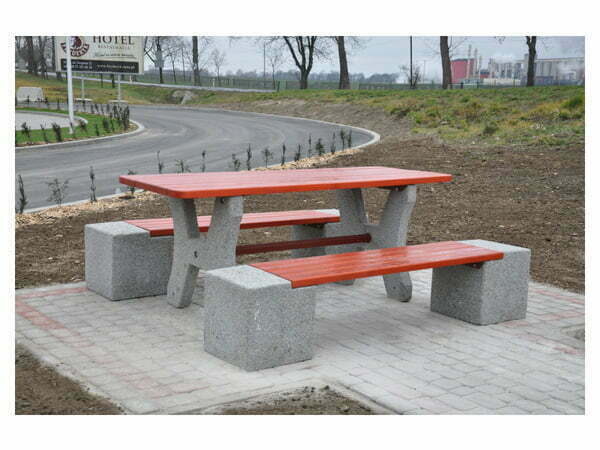 Betonowy stół ogrodowy nr. 506 | drewniany blat | realizacja 3