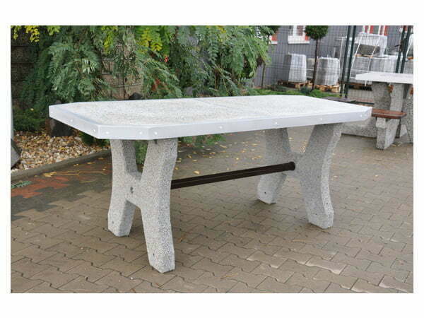 Betonowy stół ogrodowy nr. 506B | blat betonowy szlifowany | zdjęcie wyprodukowanego stołu