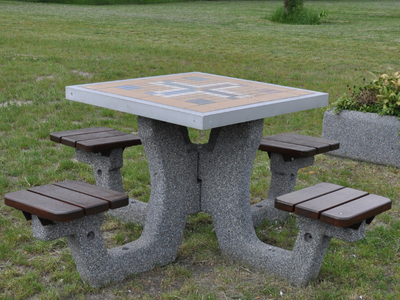 Kwadratowy stół betonowy do gry w szachy | model 505 | zdjęcie