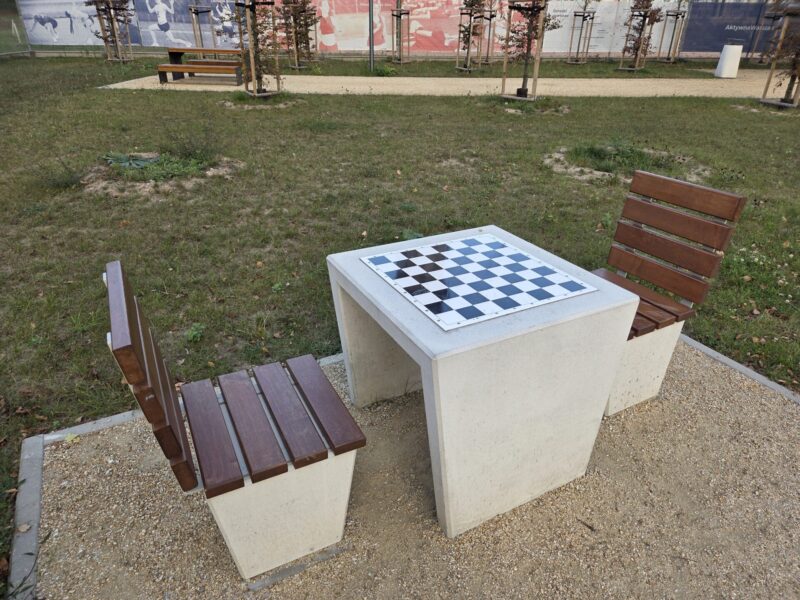 Stół betonowy do gry w szachy BARI II - Archipark Stół betonowy do gry w szachy