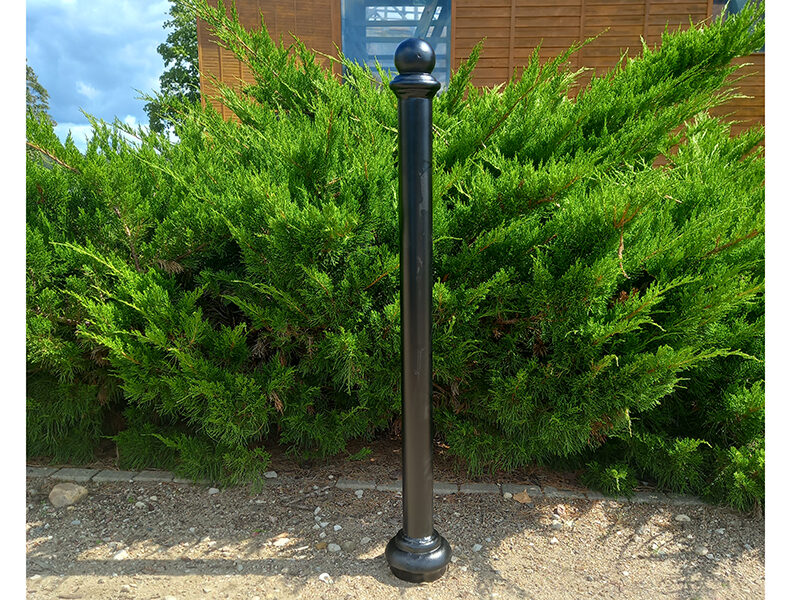 Słupek stalowo-żeliwny GIC1 - Archipark Słupek uliczny blokujący