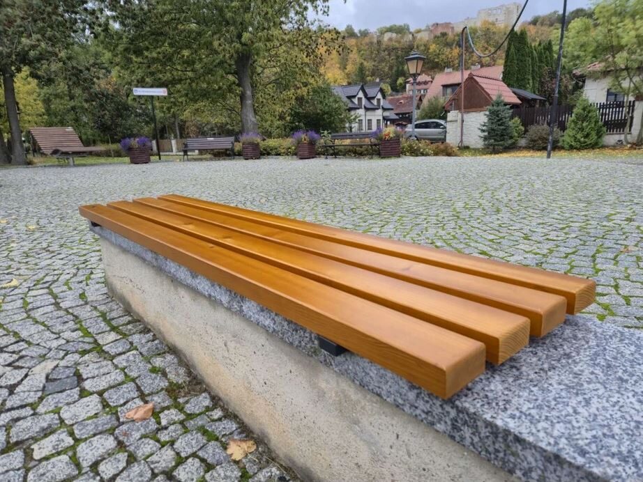 Siedzisko na murku oporowym | 150-180cm - Archipark